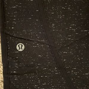 Lululemon leggings size 4